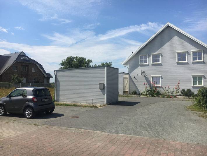 Ganze Ferienwohnung, Fewo " Strandhaus Wiek " direkt am Wasser mit herrlichen Weitblick in Wiek, Rügen