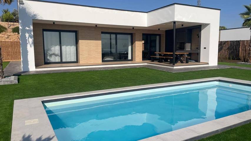 Chalet para 8 personas, con piscina además de jardín y vistas en Sierra de Cazorla