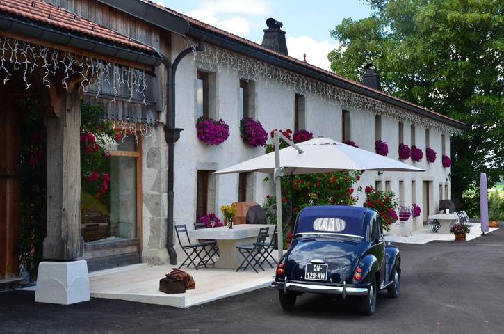 Gîte pour 8 personnes, avec terrasse à Les Moussières - 3