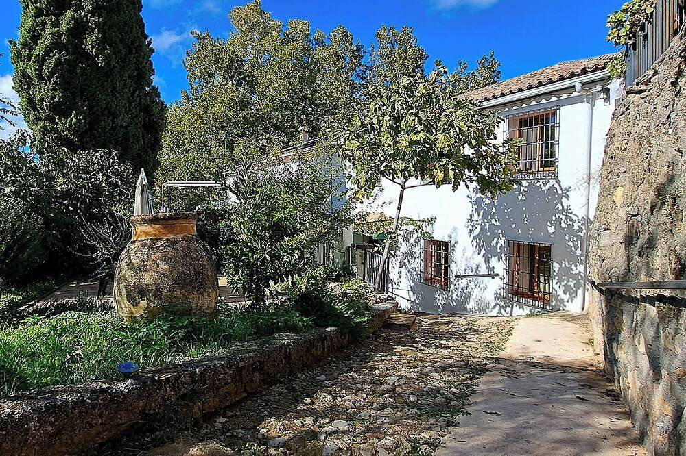 Casa rural con patio y jardín in Alcalá la Real, Sierras Subbéticas