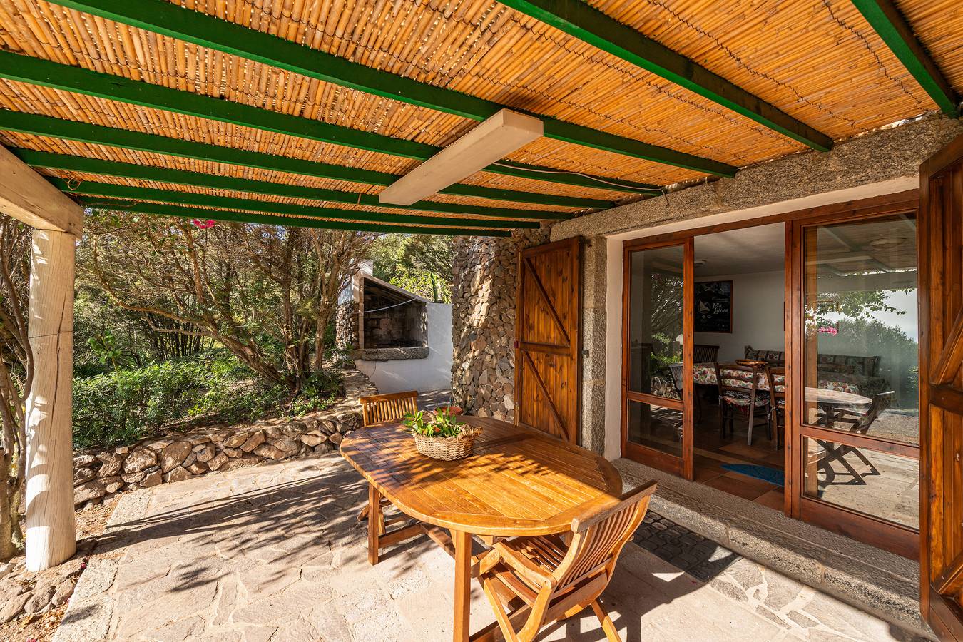Villa Camilla with Sea View, Private Terraces, Garden & Balcony in Sant'Antioco City, Sant'Antioco