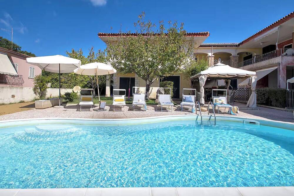 Entire apartment, Residence Il Ciliegio with swimming pool - Apartment 2 in Trinità d'Agultu e Vignola (Borgo), Trinità d'Agultu e Vignola region