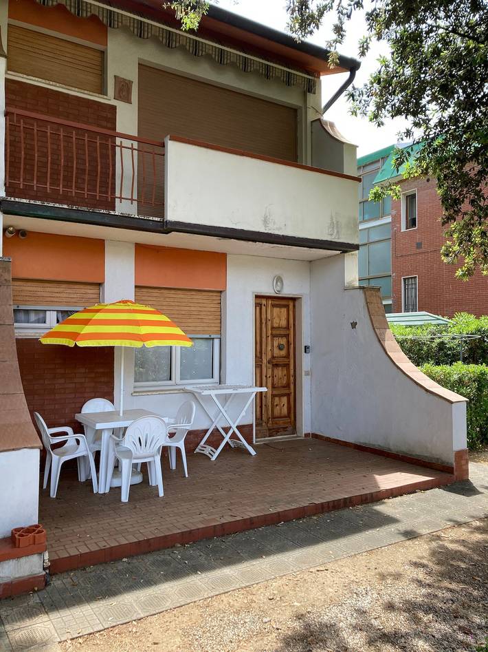 Apartment with Garden Steps from La Conchiglia Beach in San Vincenzo, Etruscan Coast