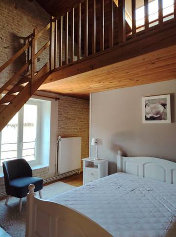 Gîte pour 6 personnes, avec terrasse et jardin à Arçais