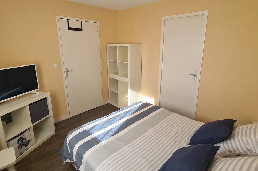 Entire apartment, Beautiful vacation apartment on the Breton coast in Beaussais-sur-Mer, Dinan region