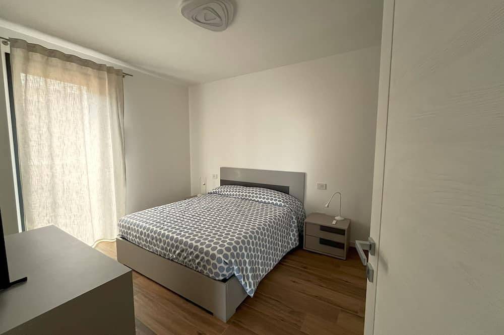 Entire apartment, Bluesuite - Nuovissimo trilocale fronte mare, 3 piano con terrazza e box in Riviera delle Palme