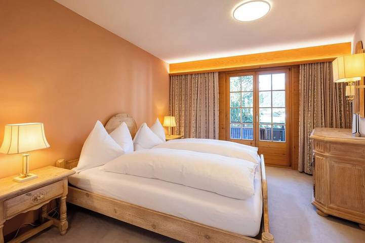 Ganze Wohnung, Bündastrasse 22 Og Appartement/Fewo, Dusche oder Bad, Wc 6 1/2-Zimmerwohnung in Flüelapass, Davos