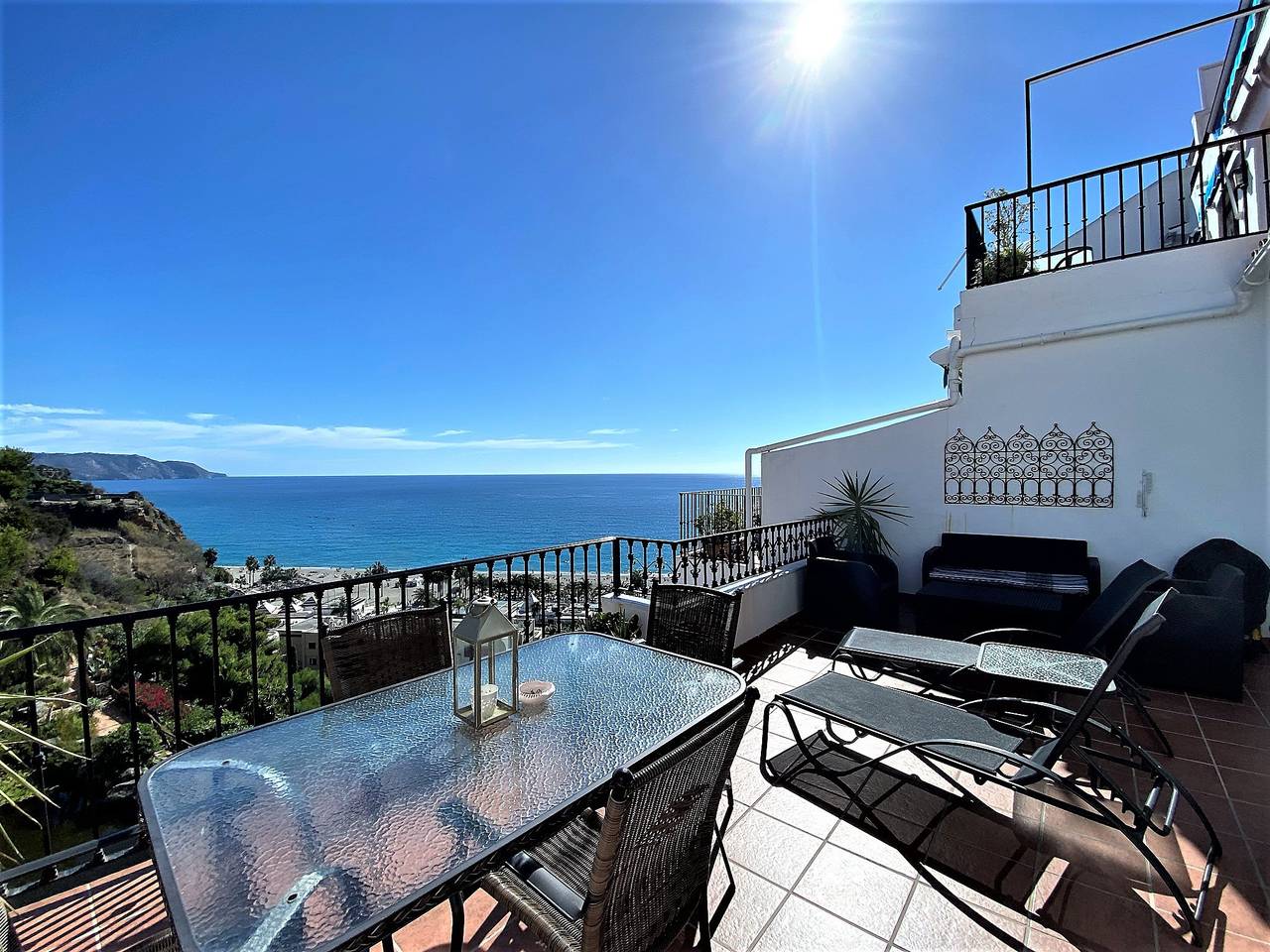 Entire apartment, Capistrano Playa 403 in Playa de Burriana, Nerja