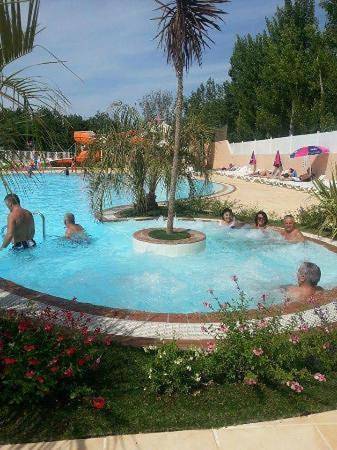 Camping pour 6 personnes, avec sauna ainsi que terrasse et piscine à Sérignan