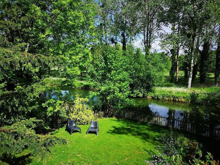 Location de vacances pour 15 personnes, avec vue sur le lac ainsi que terrasse et vue à Brunoy - 3