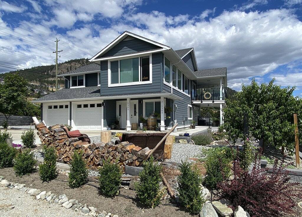 Peachland Lakehouse in Peachland, Regional District of Central Okanagan