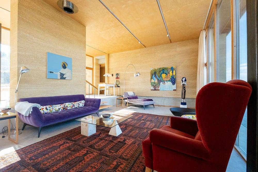Modernes 4-Bett-Haus mit Infinity-Pool und Blick auf die Landschaft. in Villars, Regionaler Naturpark Luberon