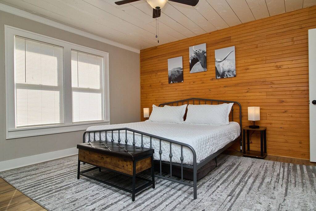 ✔ Spacious & Modern + Pool Table + Great Location in San Angelo, Tom Green County