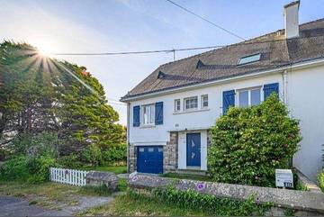 Gîte pour 10 personnes, avec jardin et balcon dans Pérello
