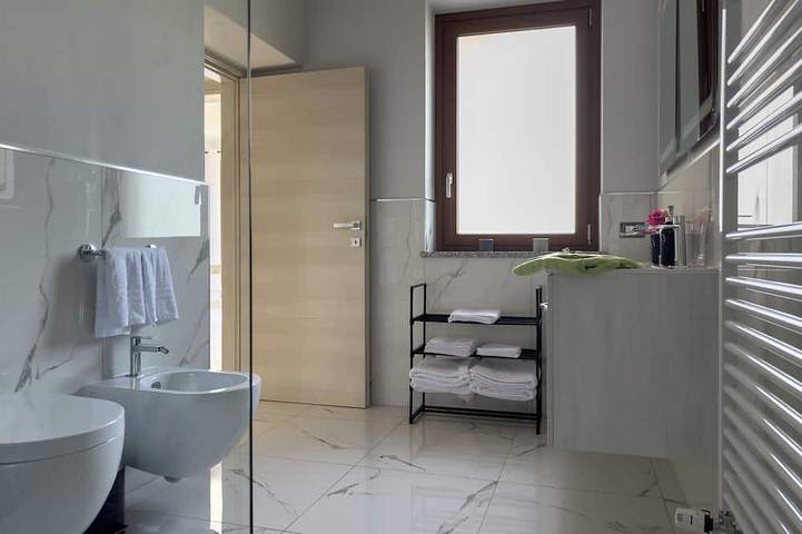 Appartamento intero, Orchidea Roero Sunsetper coppie famiglie gruppi per visitare il Roero e Langhe in Govone, Provincia di Cuneo