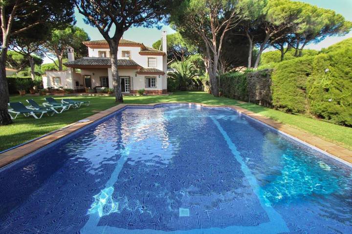 Villa pour 8 personnes, avec piscine ainsi que vue et jardin à Roche - 2