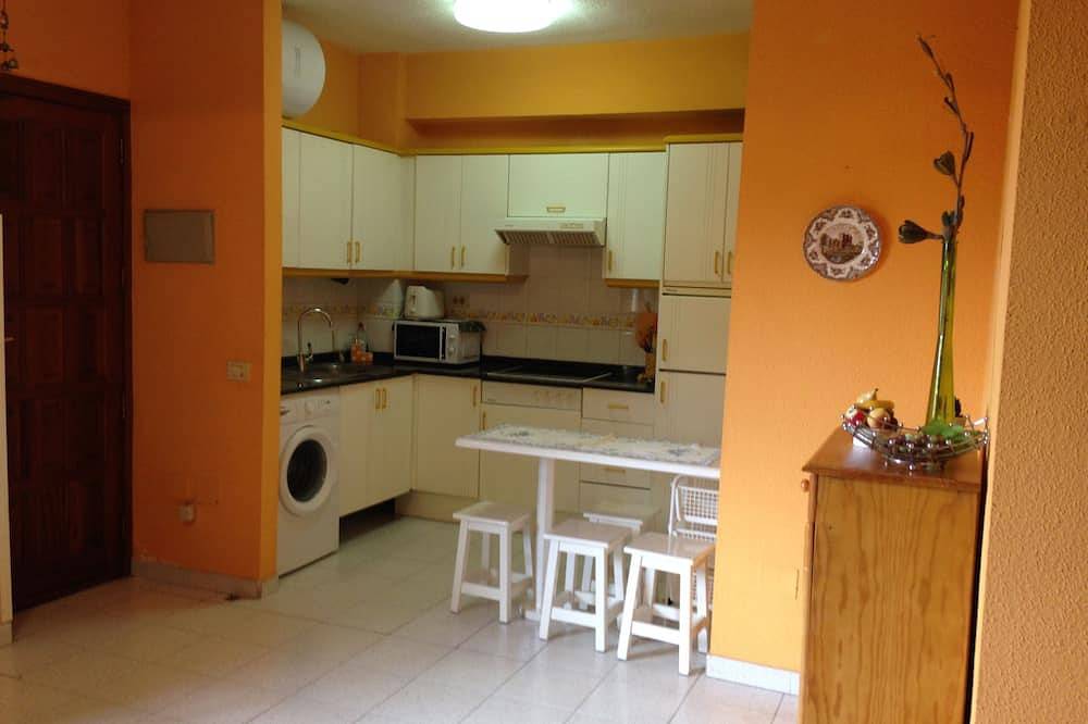 Entire apartment, Apartment El Puente, modern, central, bright located in the commercial area in Santa Cruz de La Palma, La Palma South