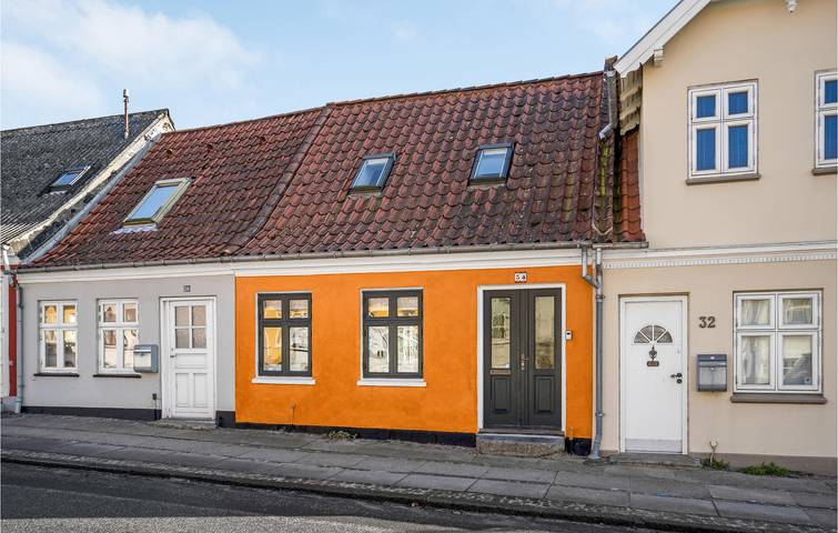 Ferieudlejning for 4 personer, med Terrasse og Have i Assens