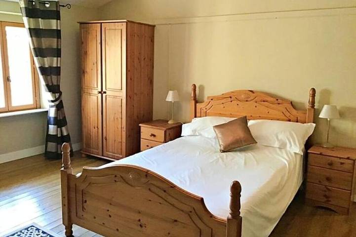 Gîte pour 5 personnes, avec piscine ainsi que jardin et terrasse, animaux acceptés à Exideuil - 2