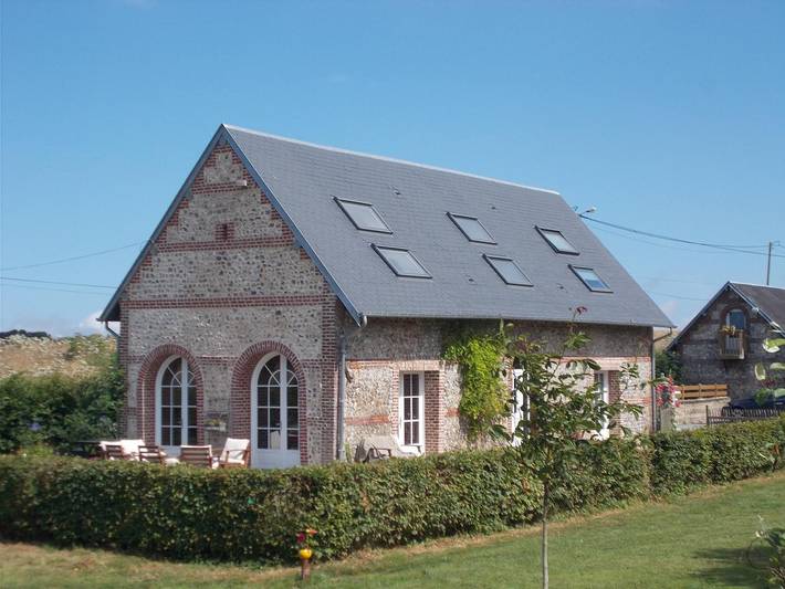 Gîte pour 11 personnes, avec terrasse ainsi que jardin et sauna, animaux acceptés à Auberville-la-Renault