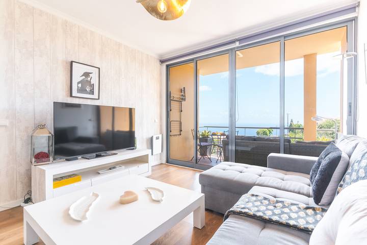 Gîte pour 4 personnes, avec Vue sur l’océan ainsi que Balcon et Terrasse à Caniço - 2