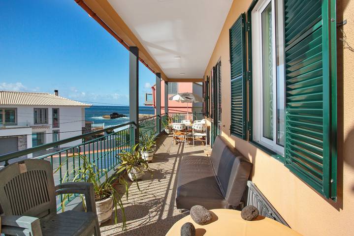 Entire apartment, Apartment 'Orquidea T3' with Sea View, Private Terrace and Wi-Fi Access in Pináculo, Ponta do Sol
