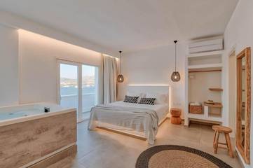 Gîte pour 2 personnes, avec balcon et jacuzzi dans Antiparos Ville