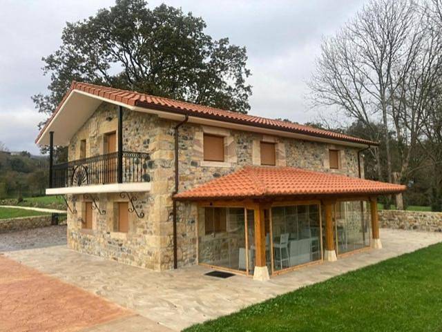 Casa de vacaciones para 12 personas, con jardín y jacuzzi además de piscina y balcón en Cantabria - 3
