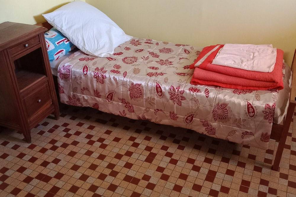 Holiday Home \"complète\" with Balcony & Wi-Fi in Montluçon, Montluçon region