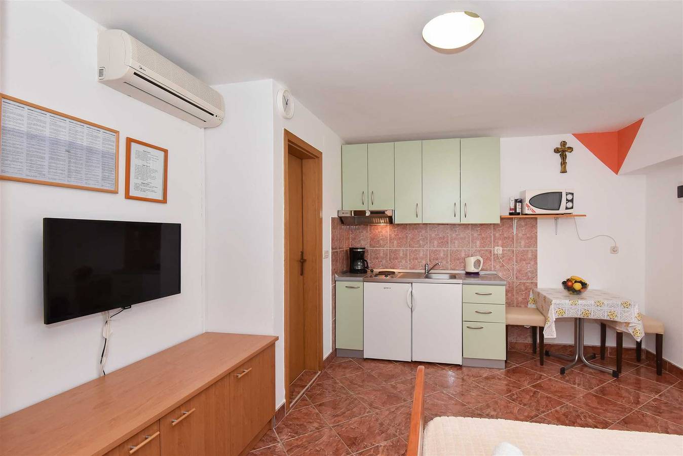 Cały apartament, Apartament wakacyjny dla 2 osób z balkon/ taras in Privlaka, Zadar