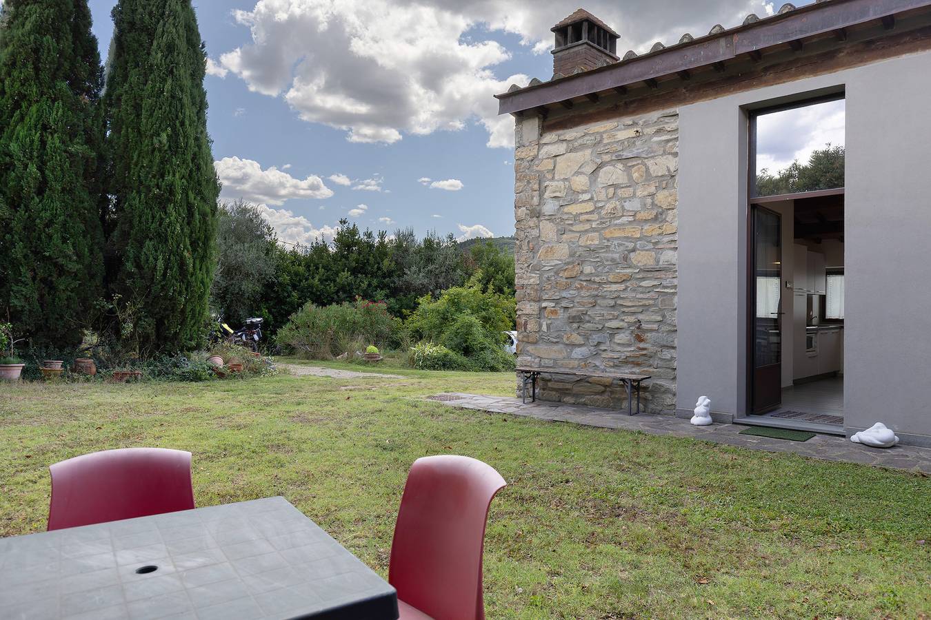 Ganze Wohnung, Apartment 'I Cipressi' mit Gemeinschaftsgarten, Wlan und Klimaanlage in Pontassieve, Chianti