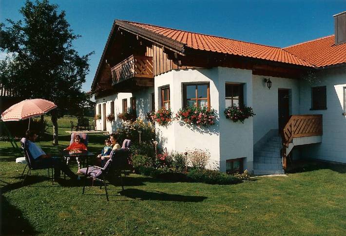 Ferienwohnung für 3 Personen, mit Balkon und Balkon/Terrasse sowie Garten in Breitenberg