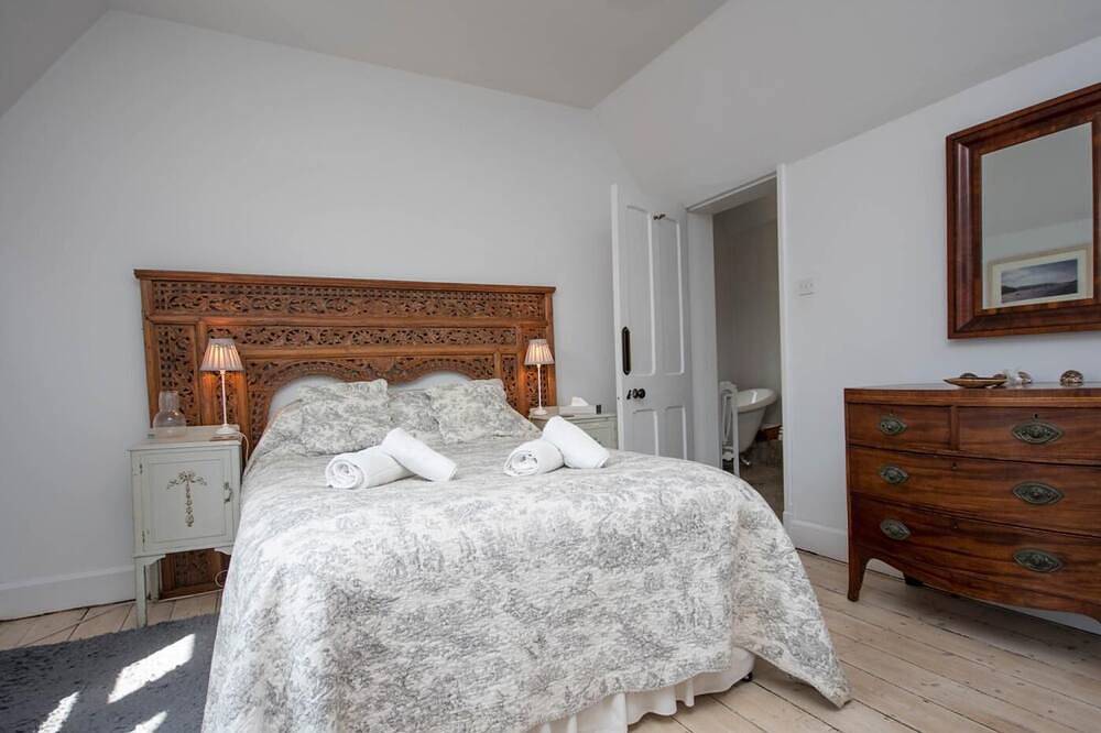 4 Bed in Wareham (oc-dc182) in Lulworth Cove, Dorset