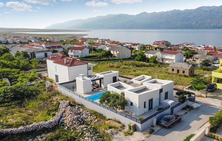 Ferienhaus für 6 Personen, mit Whirlpool und Pool sowie Garten und Terrasse - 1
