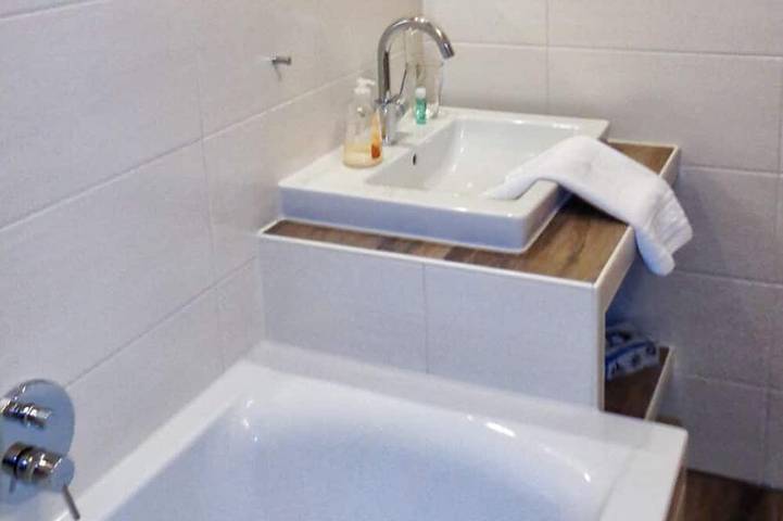 Ganze Wohnung, Ferienwohnung (55 m2) im 1. Stock des Turmes in einem Schloss in Markt Nordheim, Steigerwald