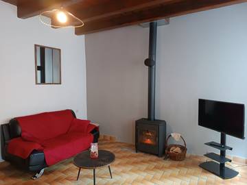 Gîte pour 4 personnes, avec jardin, animaux acceptés à Chaudes-Aigues