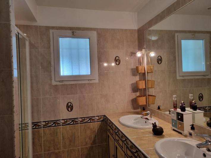 Gîte pour 2 personnes, avec vue et terrasse ainsi que piscine et jardin, animaux acceptés à Saint-Michel-l'Observatoire - 2