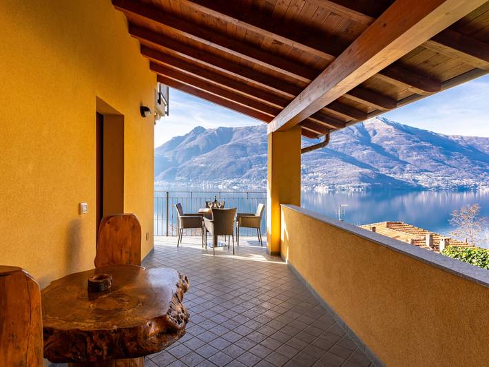 Ferienwohnung für 4 Personen, mit Balkon und Garten sowie Seeblick in Bellano