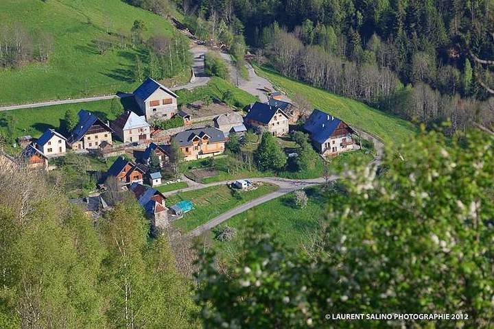 Gîte pour 6 personnes, avec jardin à Oz - 2