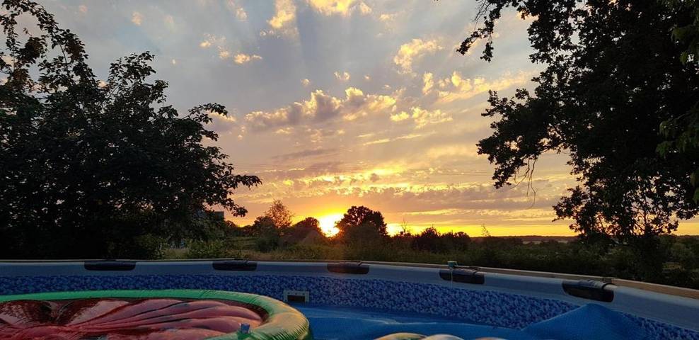 Location de vacances pour 4 personnes, avec vue ainsi que jardin et piscine à Cronat - 4