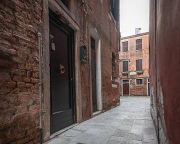 Vacation Apartment for 4 Guests in Venice, Venice Province, Picture 4