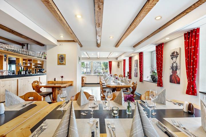 Speckhuisli – Mettmablick with Balcony, Breakfast, Sauna, Mountain View, Guesthouse in Grafenhausen, Syd-Sorteskoven