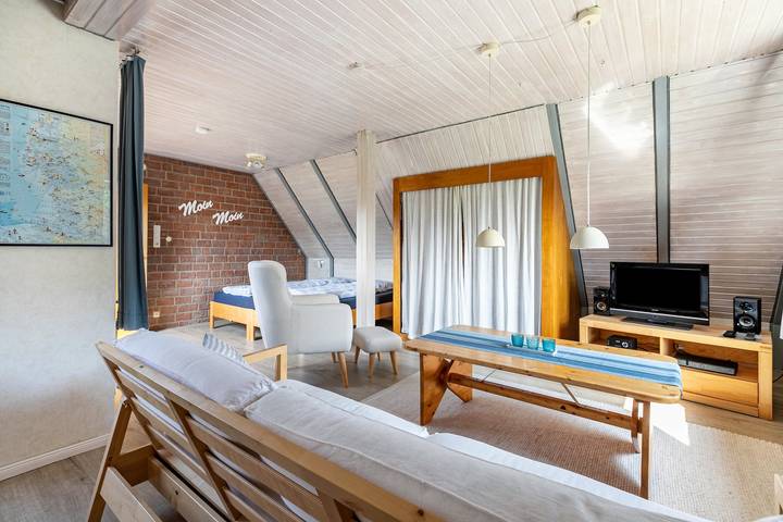 Entire apartment, Apartment 'Gode Tied' with Private Terrace, Balcony and Wi-Fi in Wesseln, Heide and surroundings