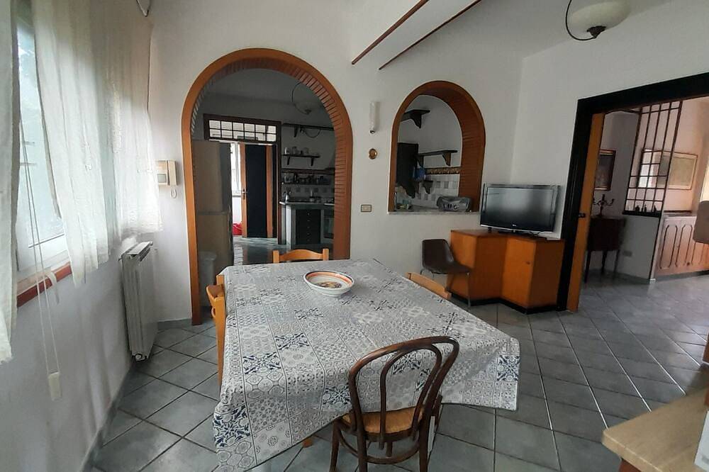 New - Huge villa with garden for exclusive use in Mondello, Palerme