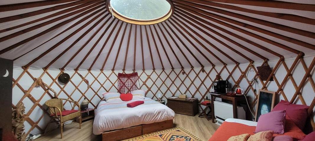 Chambre d’hôte pour 2 personnes, avec Terrasse et Jacuzzi ainsi que Jardin et Piscine à Saint-Maximin-la-Sainte-Baume