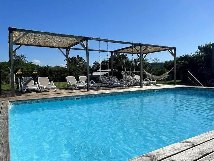 Gîte pour 4 personnes, avec piscine et jardin à Larreule