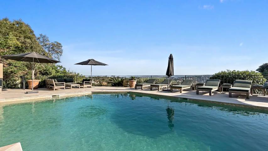 Location de vacances pour 13 personnes, avec jardin et piscine dans Golf Bluegreen Sainte-Maxime - 2