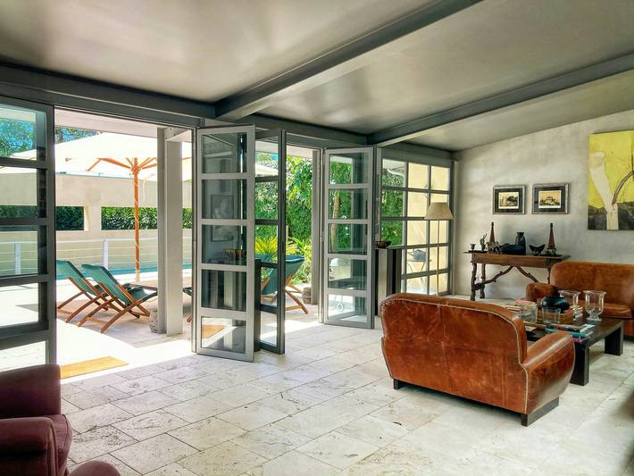 Villa di design con piscina nella campagna romana in Aprilia, Provincia di Roma