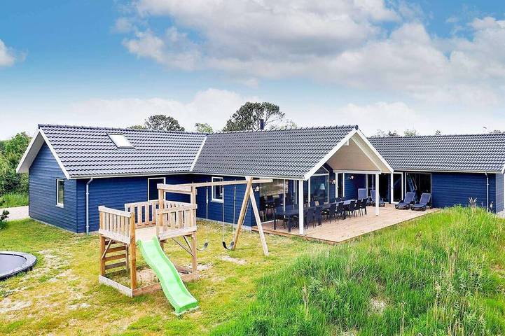 Ferienhaus für 22 Personen, mit Sauna und Pool sowie Whirlpool und Terrasse in Bratten