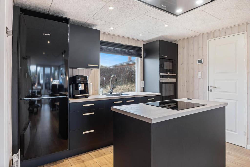 Beautiful activity holiday home with pool table, table tennis and outdoor sauna in Ringkøbing, Holmsland Klit